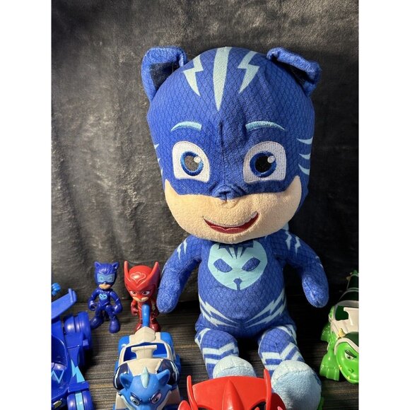 HUGE PJ Masks Toys LOT: Figures, Vehicles, Playsets, Plush, Accs +MORE - Picture 3 of 12